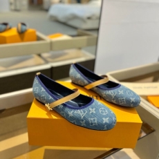 Louis Vuitton Flat Shoes